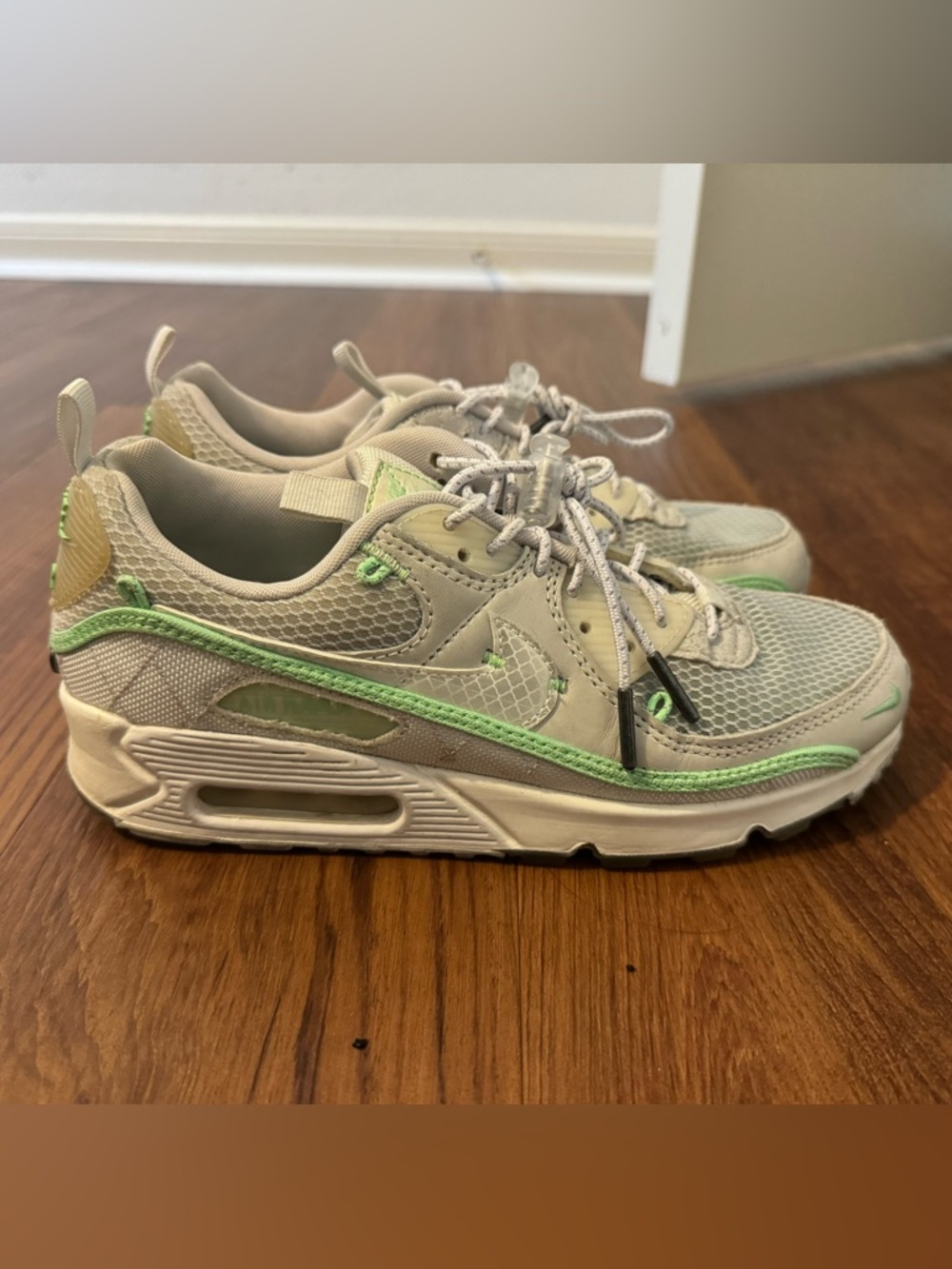 Nike Air Max 90 - grey with green trim
